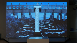 4. 수원화성과 거중기 이미지